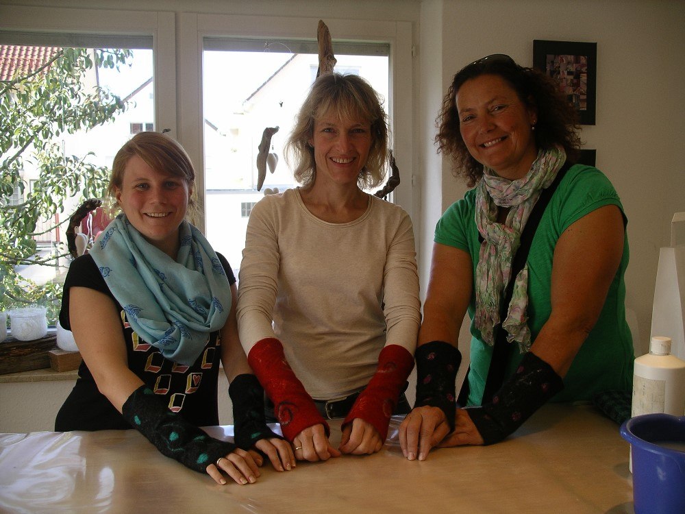 Die stolzen Teilnehmer präsentieren die Ergebnisse.